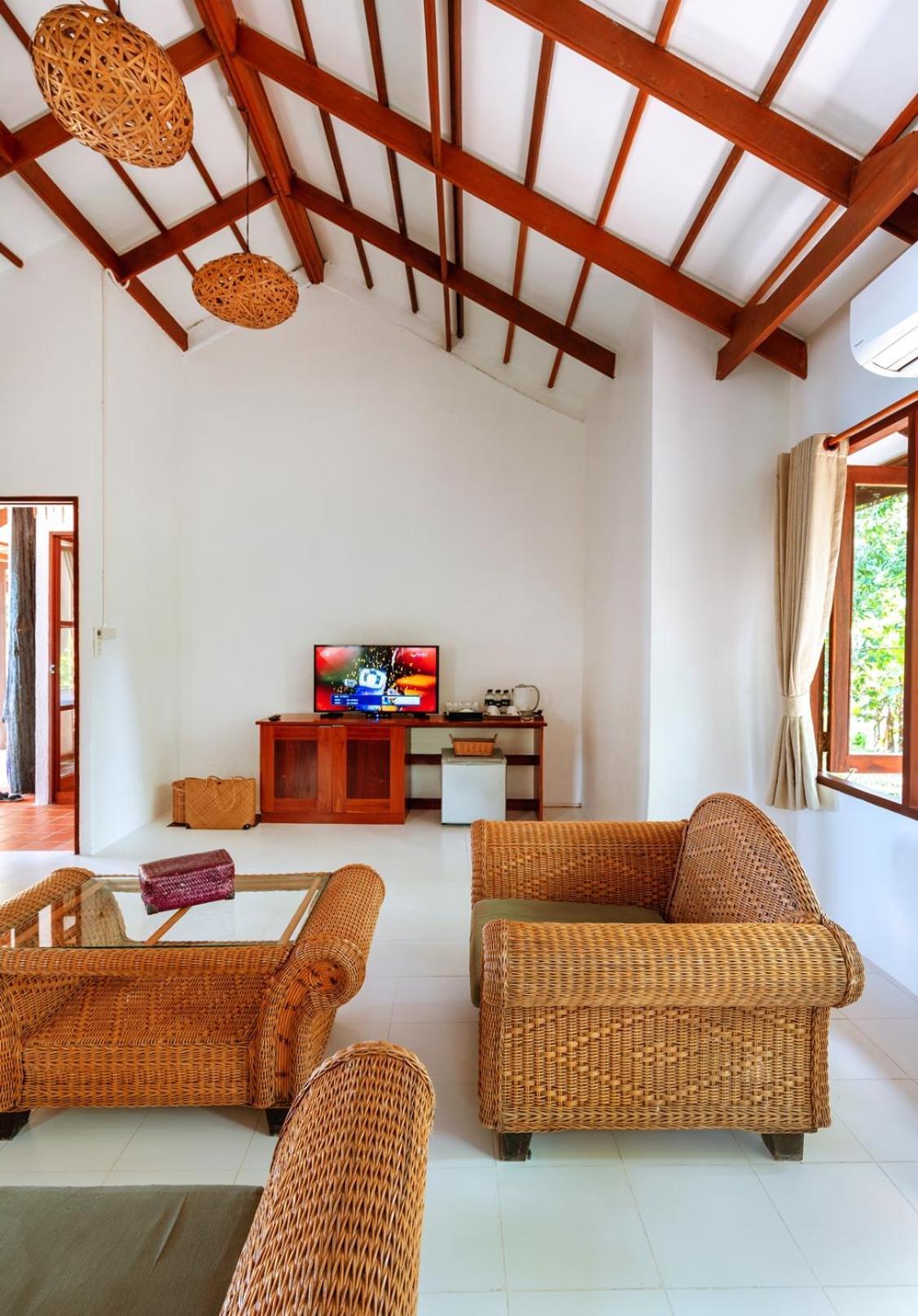 Captain Hook Resort @Koh Kood Ko Kut Экстерьер фото